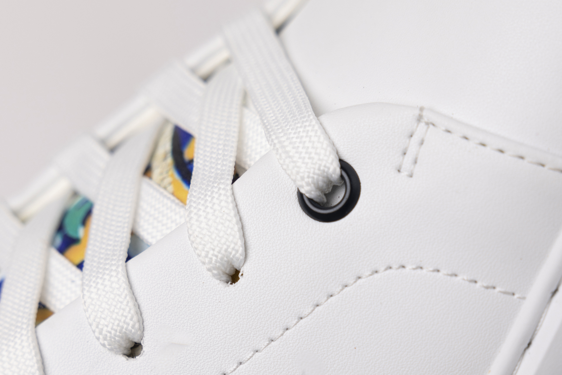 ISE 2026 Limited Edition Sneaker - Thumbnail 5